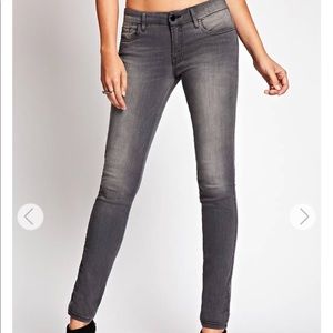 GUESS Inc.🔻Curvy Sophia Jeans